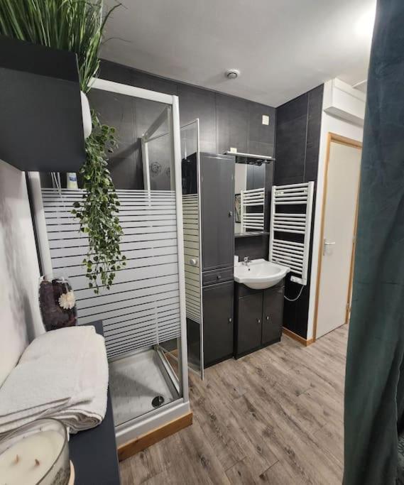 La Petite Loge De L'Ile Apartment น็องต์ ภายนอก รูปภาพ